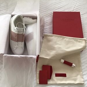 NEW VALENTINO GARAVANI Rockstud Sneakers
